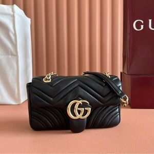 Gucci Black Matelassé Chevron Leather Shoulder Bag with Gold GG